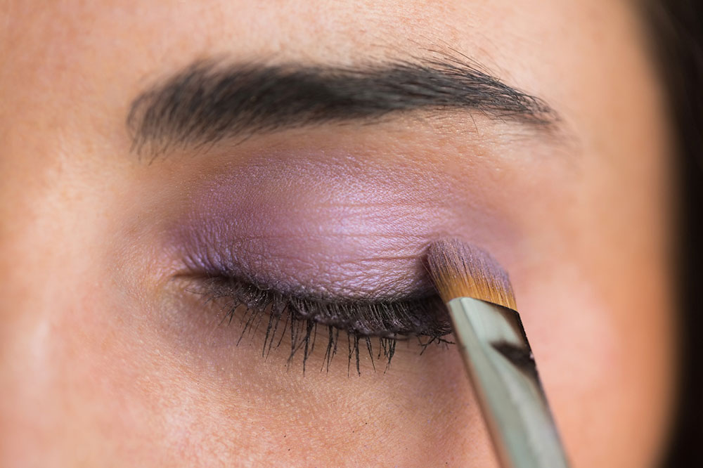 Eyeshadow Application Tips for Different Eye Shapes