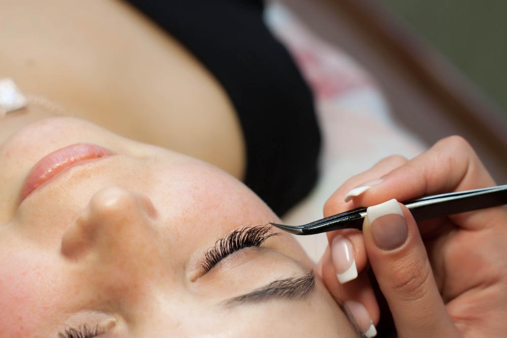 Tips to Maintain Your Eyelash Extensions