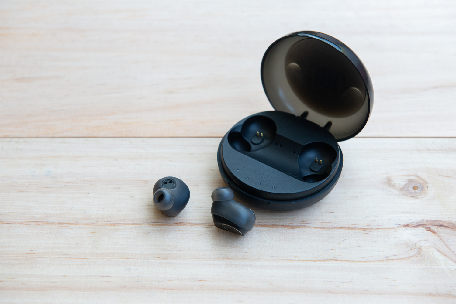 The Best Wireless Earbuds to Buy this Festive Season