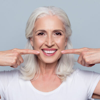 Dental Implants Or Dentures? Which One Should You Opt For?